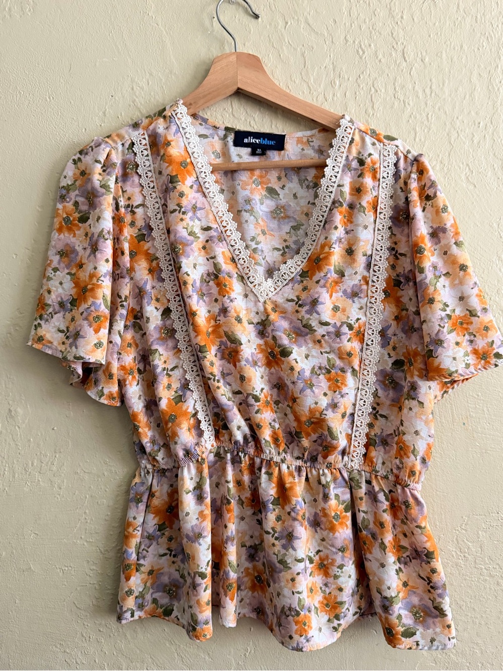alice + olivia Orange & Lavender Floral V-Neck Peplum Top
